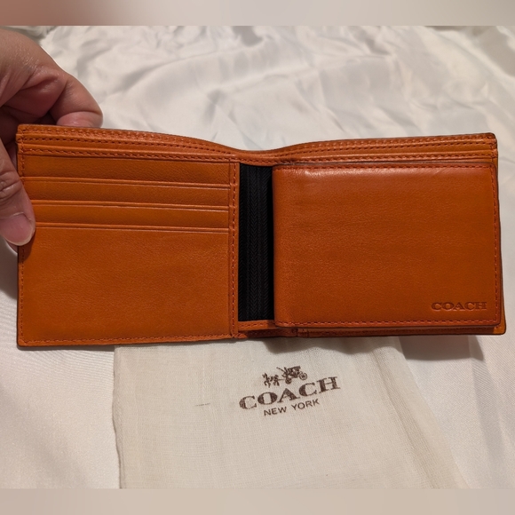 Coach Bleecker Leather Compact ID Wallet F74345 - Picture 2 of 6